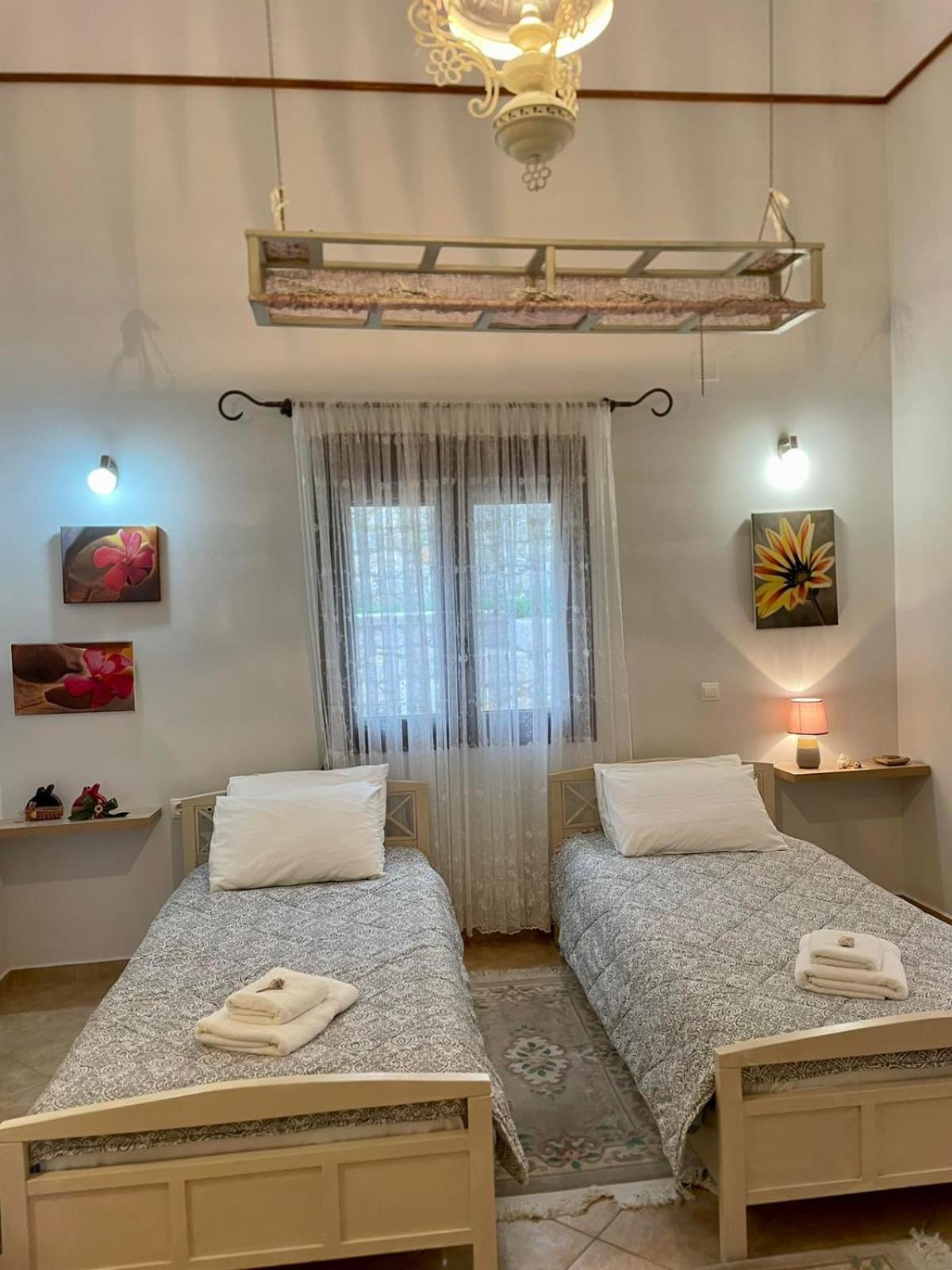 Villa Next To The Sea!! Миртеа Экстерьер фото