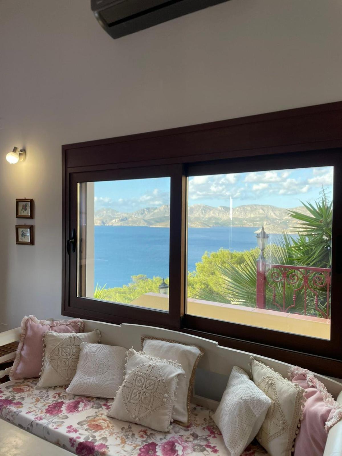 Villa Next To The Sea!! Миртеа Экстерьер фото